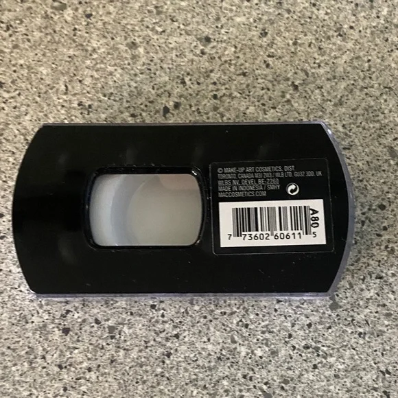 MAC Cosmetics Dramatic Black Lashes - Picture 3 of 3